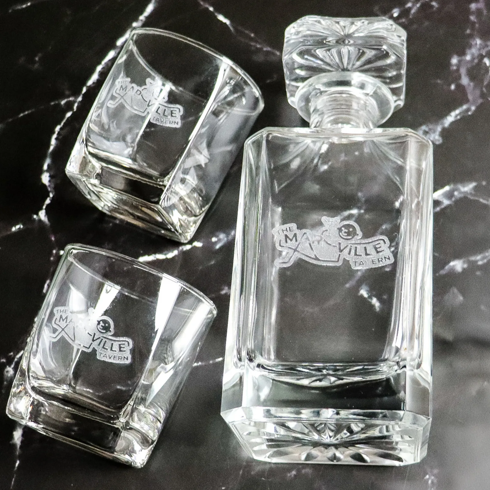 Personalised corporate boxed decanter set with two glasses 4 Personalised corporate vintage decanter with logo