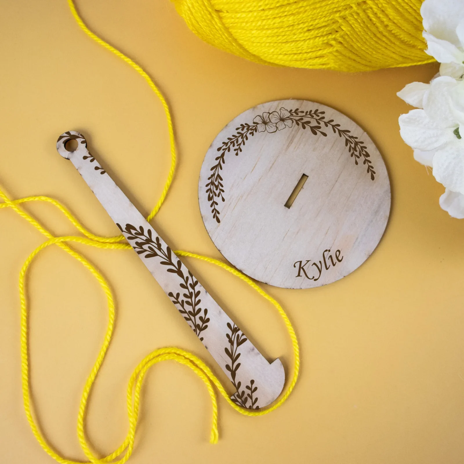 Personalised yarn holder