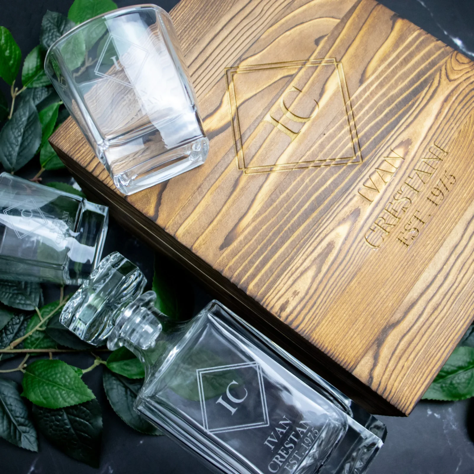 Bar Whiskey Vintage Boxed Decanter Set With Two Glasses