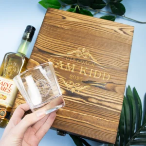 Fancy vintage boxed decanter set with two glasses 17 Fancy vintage boxed decanter set with two glasses