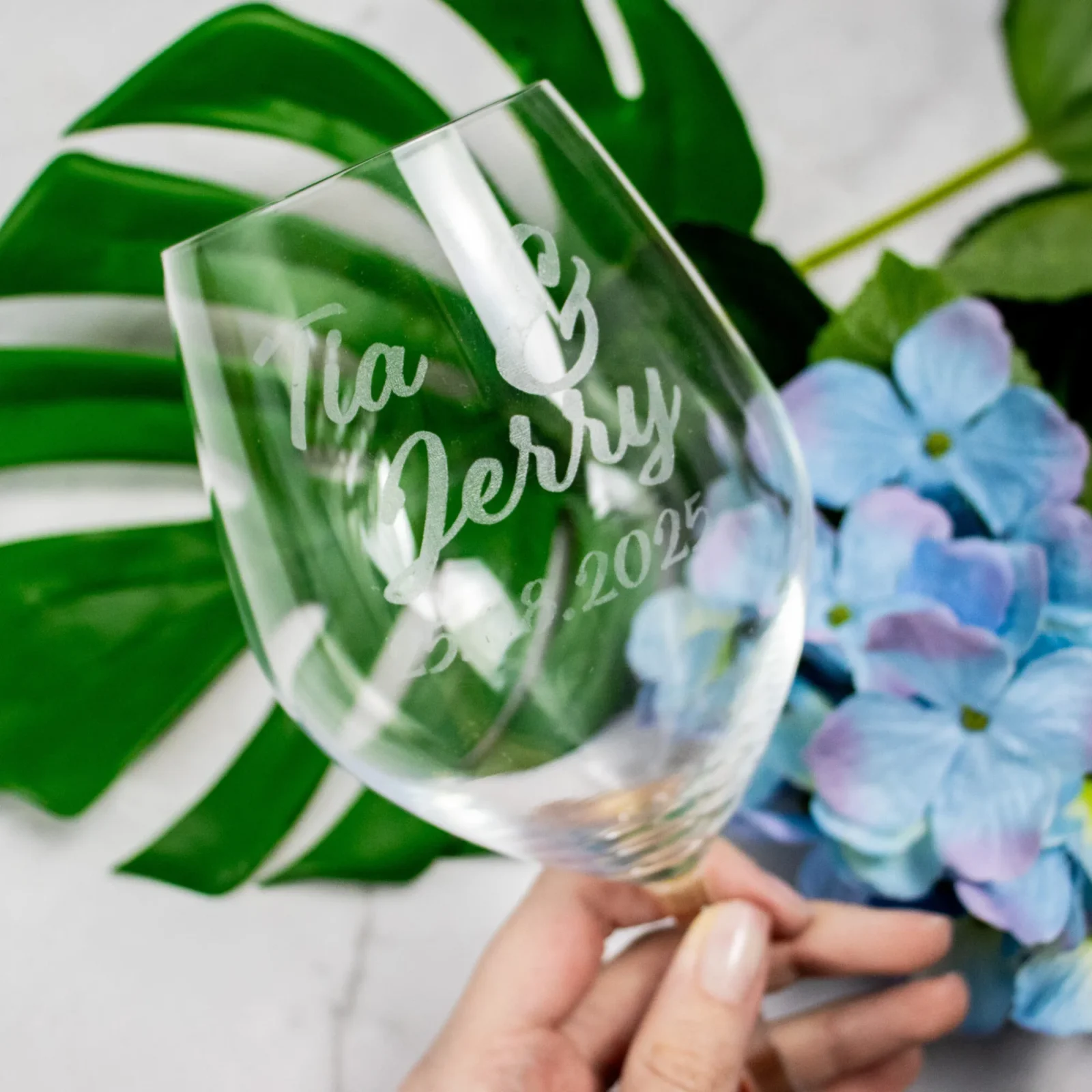 Deluxe Engagement Wine Glass