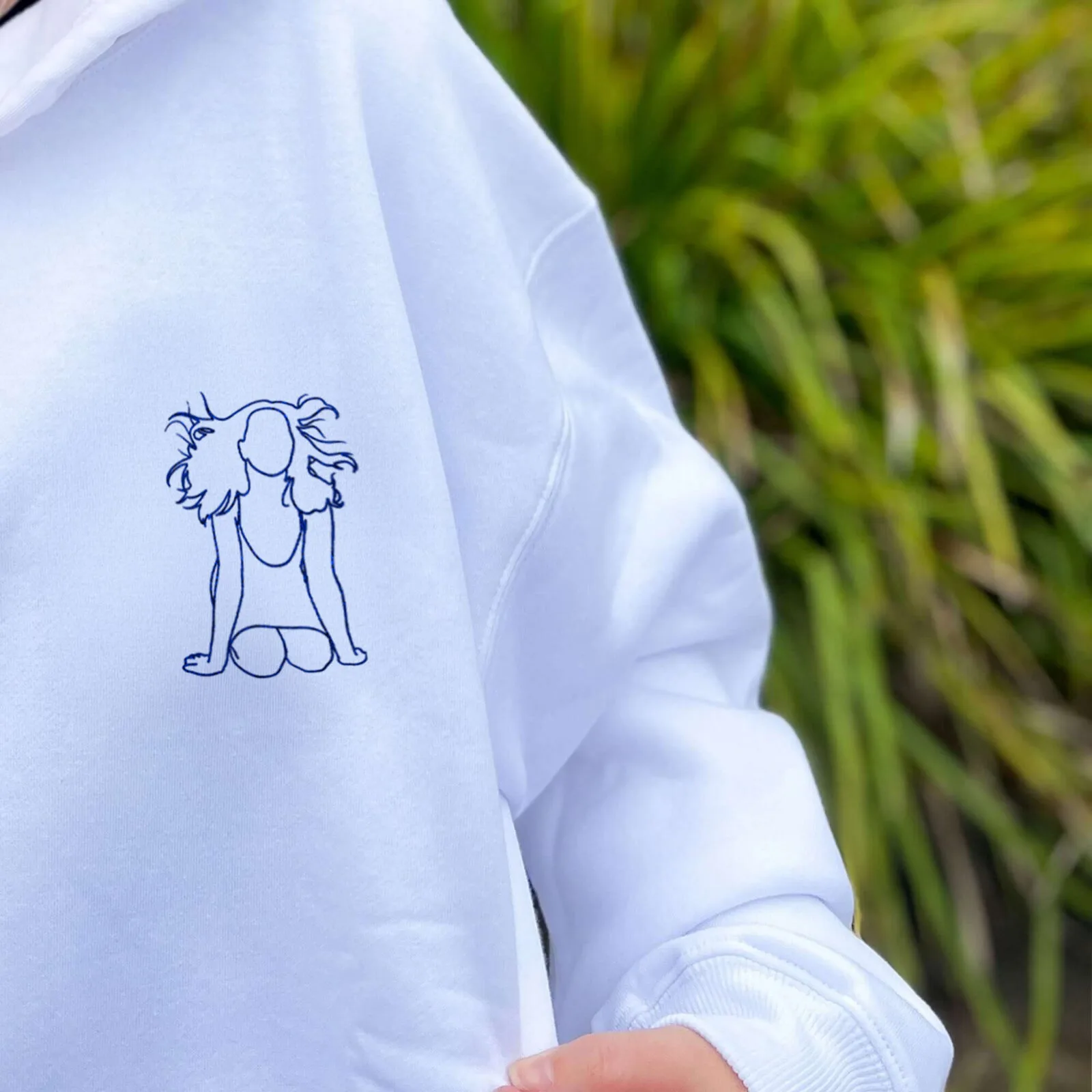 Spicy Embroidered Drawn Hoodie couples