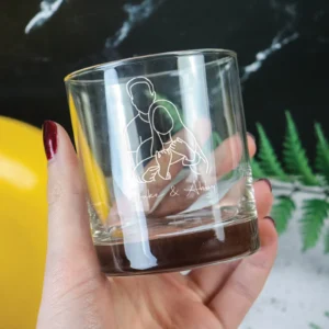 Outline scotch glass